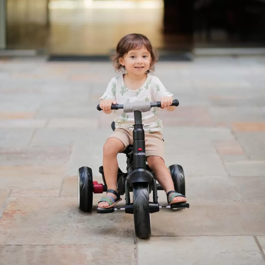 Kit Passeio no Parque: Carrinho Triciclo Evolution Dobrável + Tapete Emborrachado Dobrável Carrinhos Kiddo